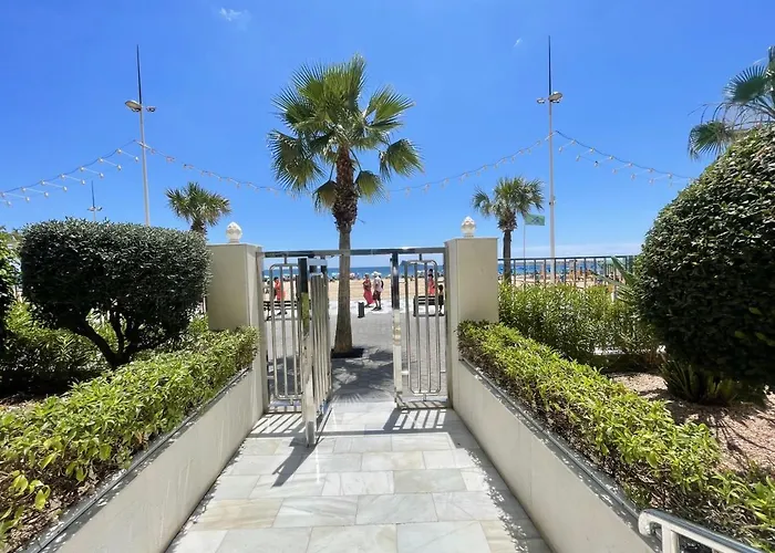 Appartamento Tor Maraya Seafront Levante Views *